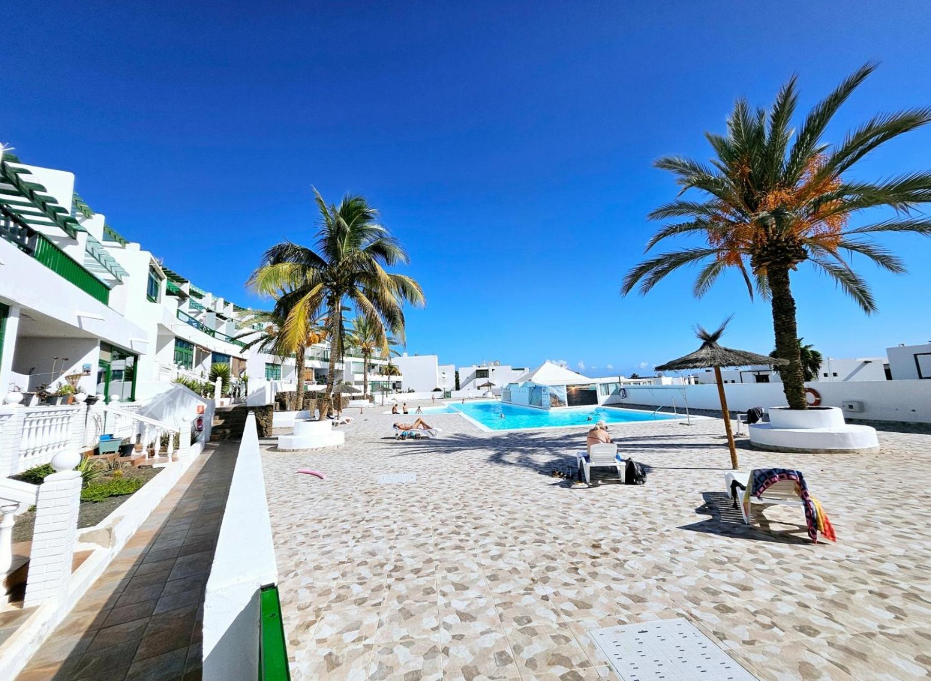 Azul Tuscan Playa Y Piscina Costa Teguise Eksteriør bilde