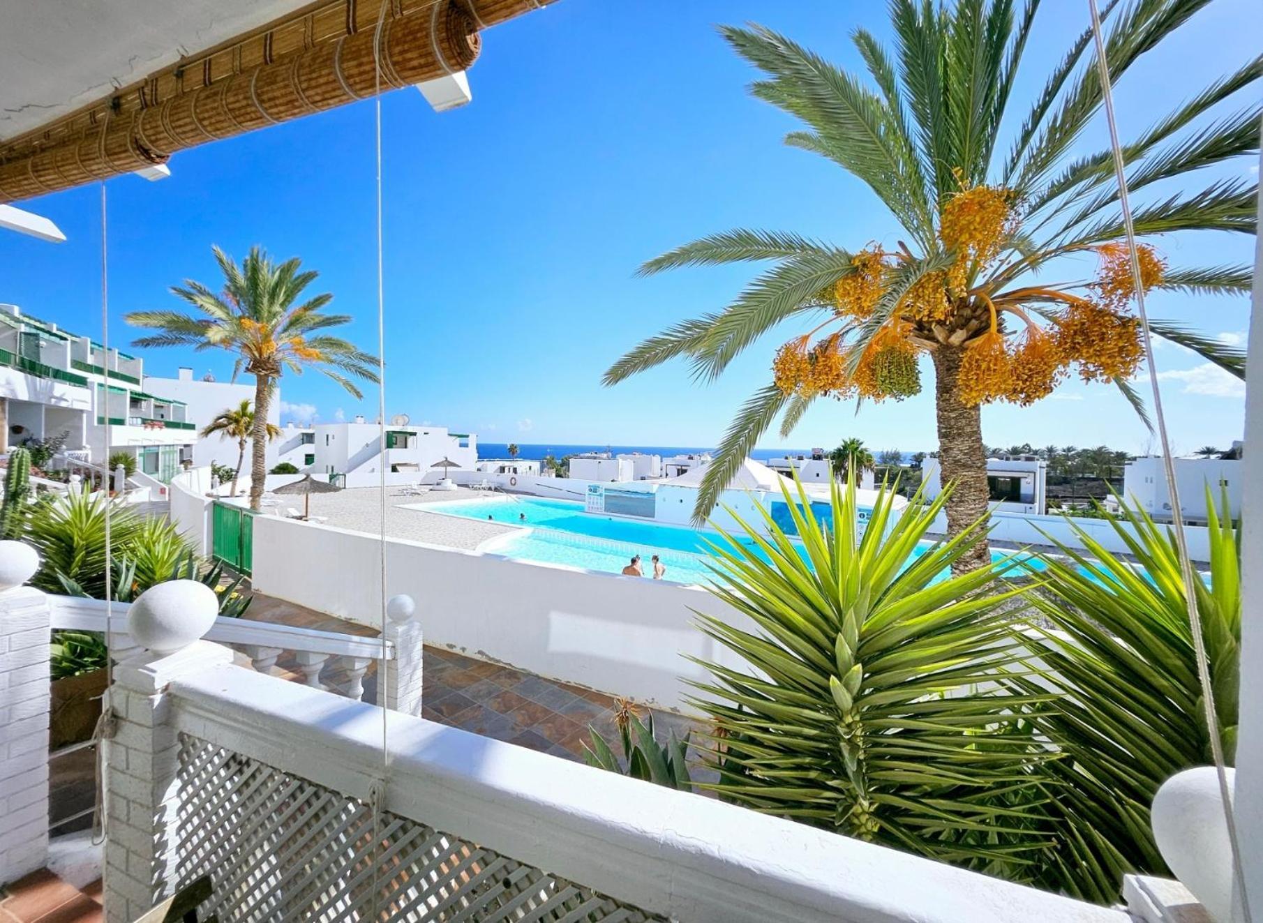 Azul Tuscan Playa Y Piscina Costa Teguise Eksteriør bilde