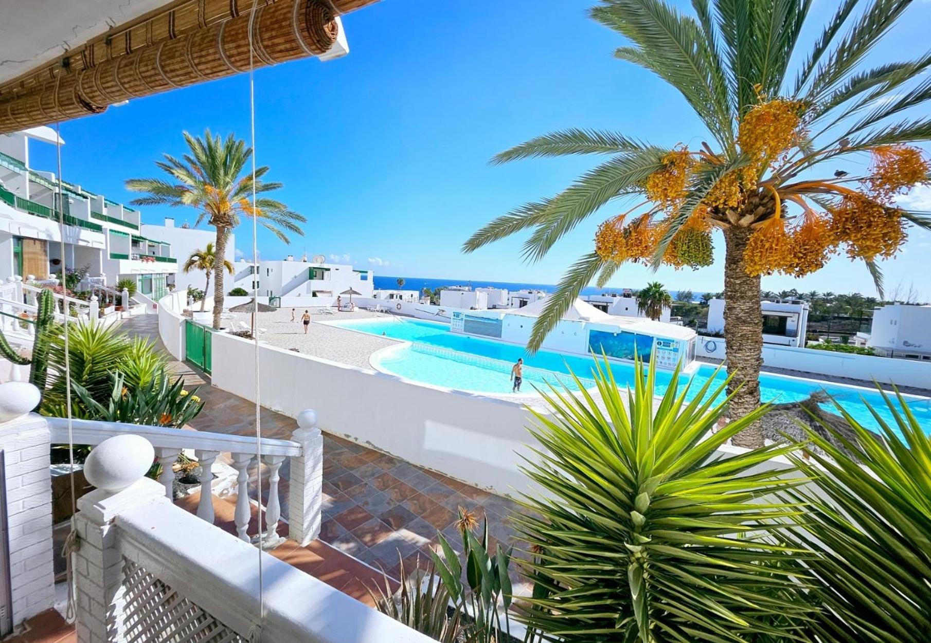 Azul Tuscan Playa Y Piscina Costa Teguise Eksteriør bilde