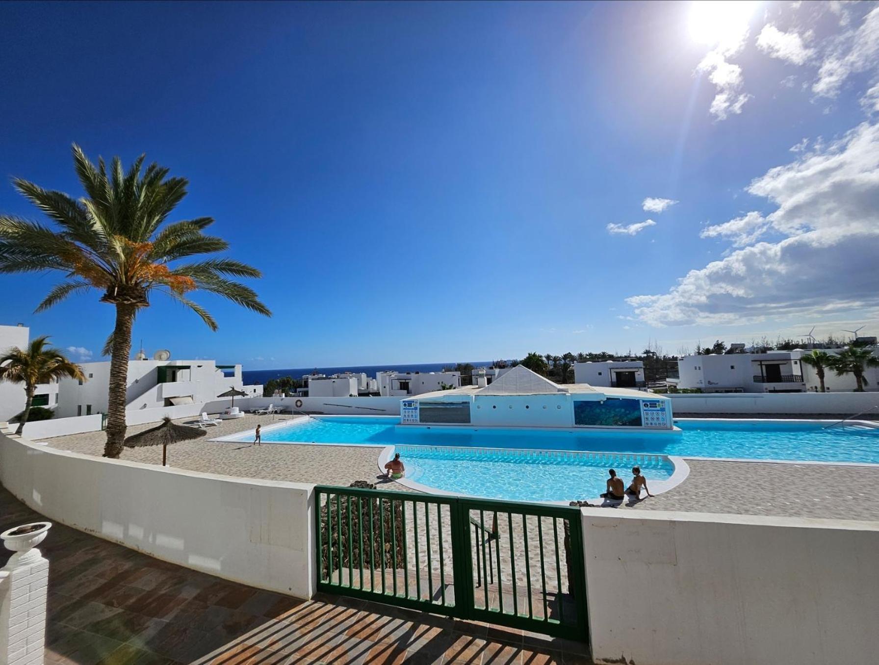 Azul Tuscan Playa Y Piscina Costa Teguise Eksteriør bilde