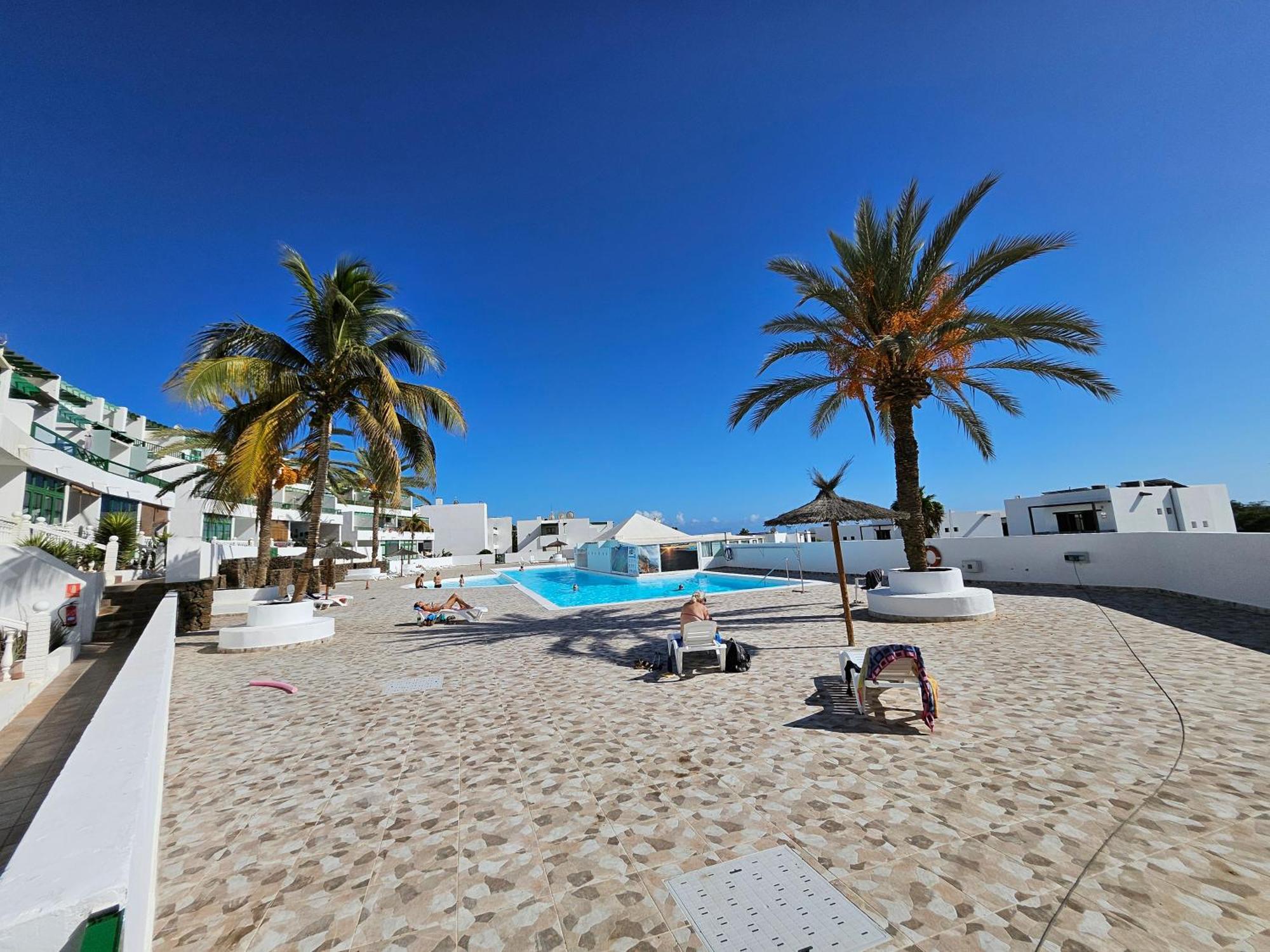 Azul Tuscan Playa Y Piscina Costa Teguise Eksteriør bilde