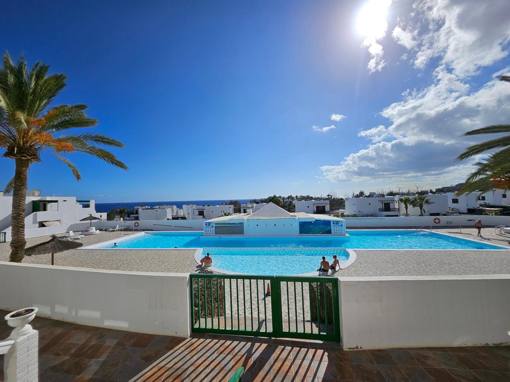 Azul Tuscan Playa Y Piscina Costa Teguise Eksteriør bilde